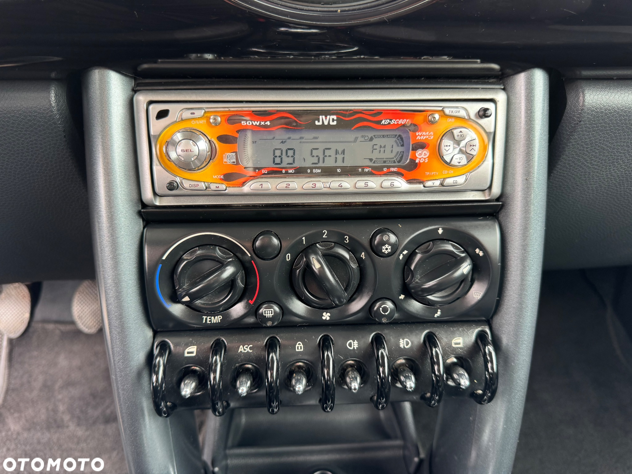 MINI ONE Seven - 32