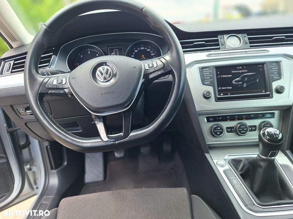 Volkswagen Passat 2.0 TDI (BlueMotion Technology) Highline - 17