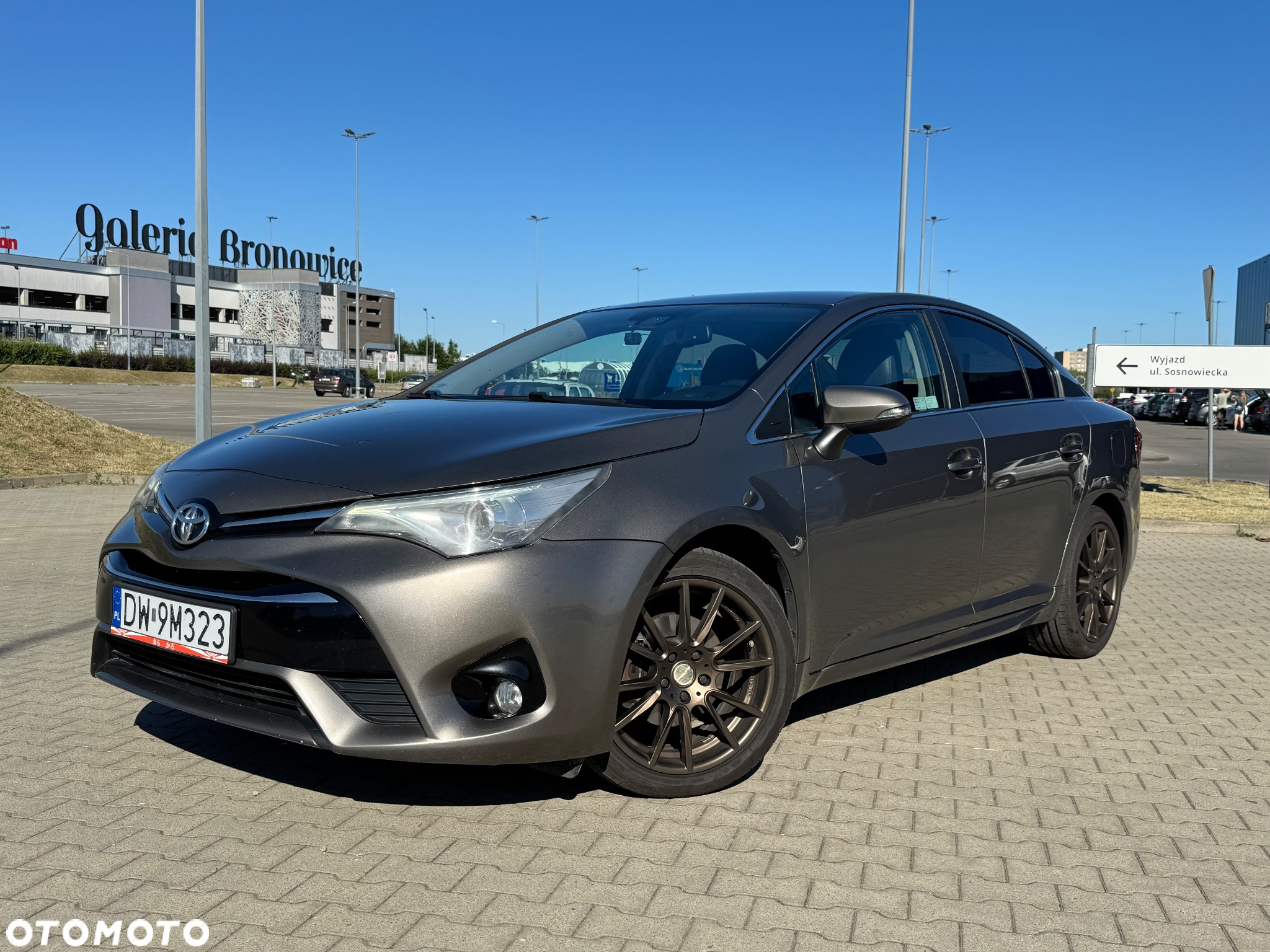 Toyota Avensis 1.8 Premium MS - 11