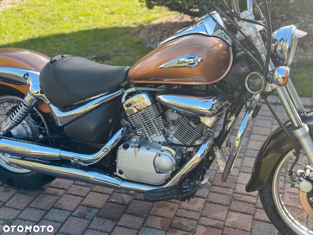 Suzuki Intruder - 3