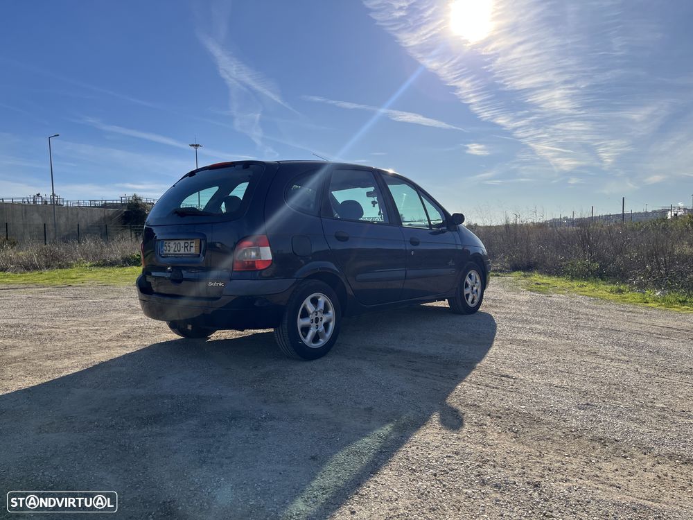 Renault Scénic 1.4 16V - 6