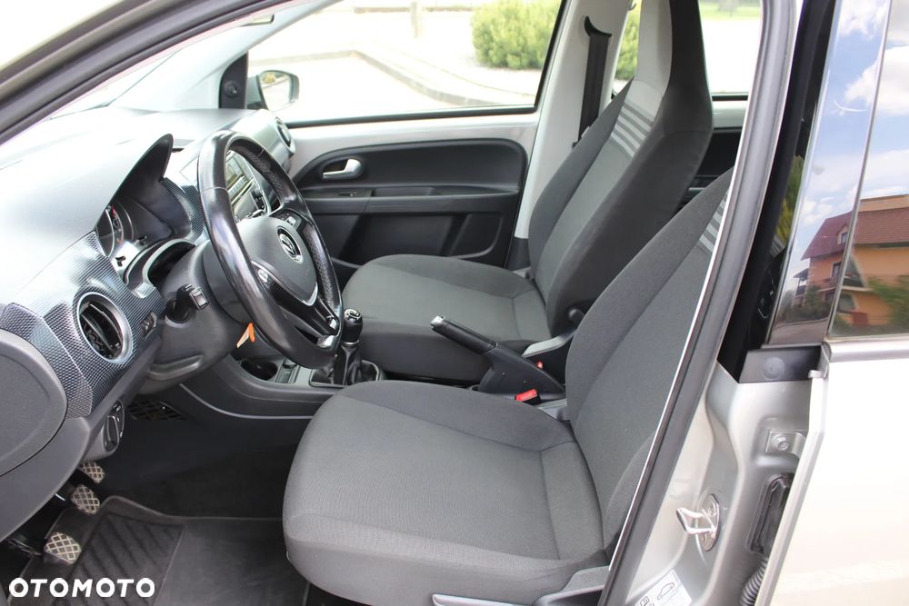 Volkswagen up! United - 16