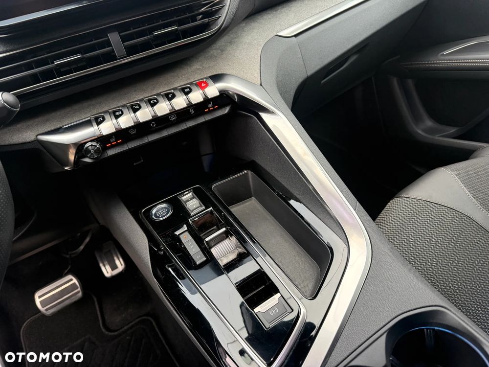 Peugeot 5008 PureTech 130 EAT8 Stop & Start GT - 23