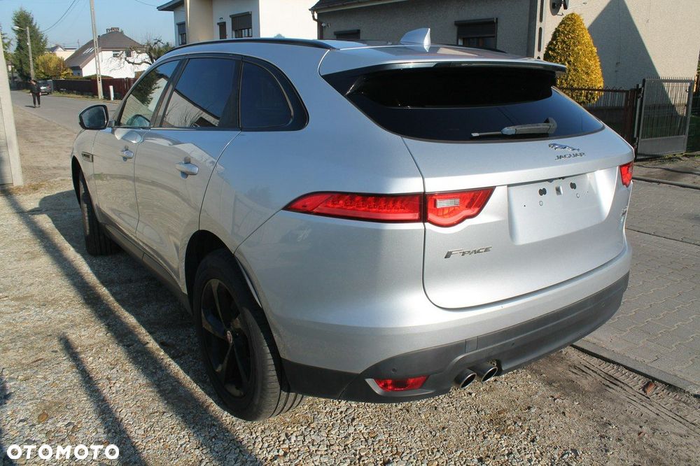 Jaguar F-Pace - 7