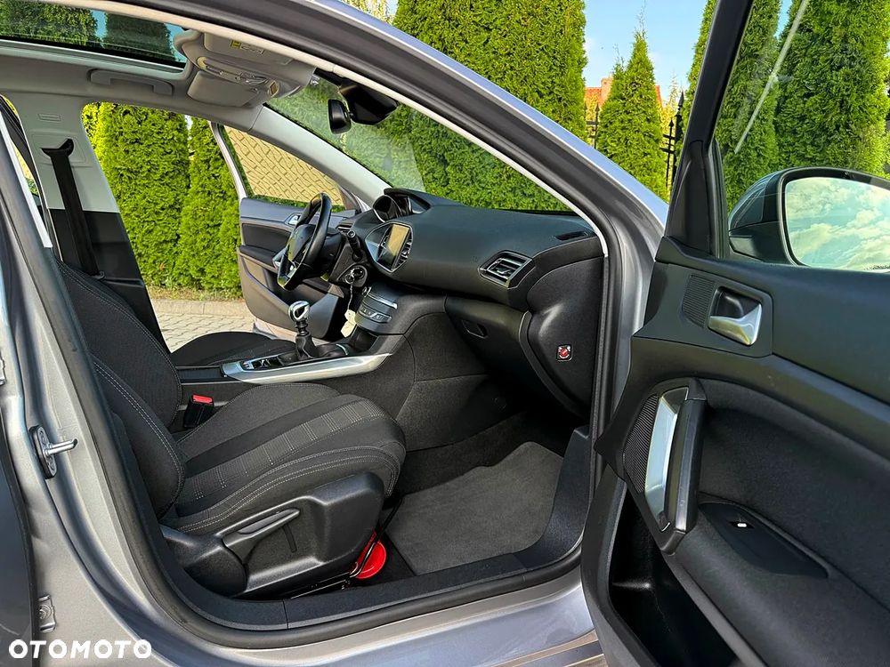 Peugeot 308 SW 1.6 BlueHDi Allure S&S - 18