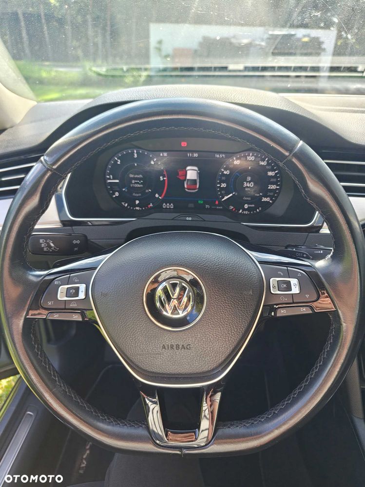 Volkswagen Passat - 5
