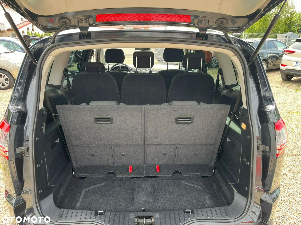 Ford S-Max - 9