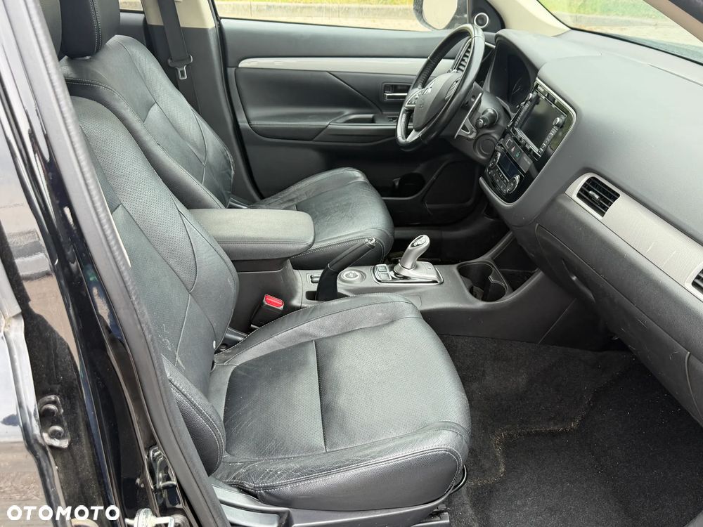 Mitsubishi Outlander 2.0 4WD Plus - 10