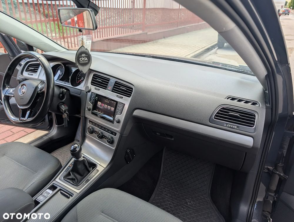 Volkswagen Golf 1.6 TDI BlueMotion Technology Comfortline - 23