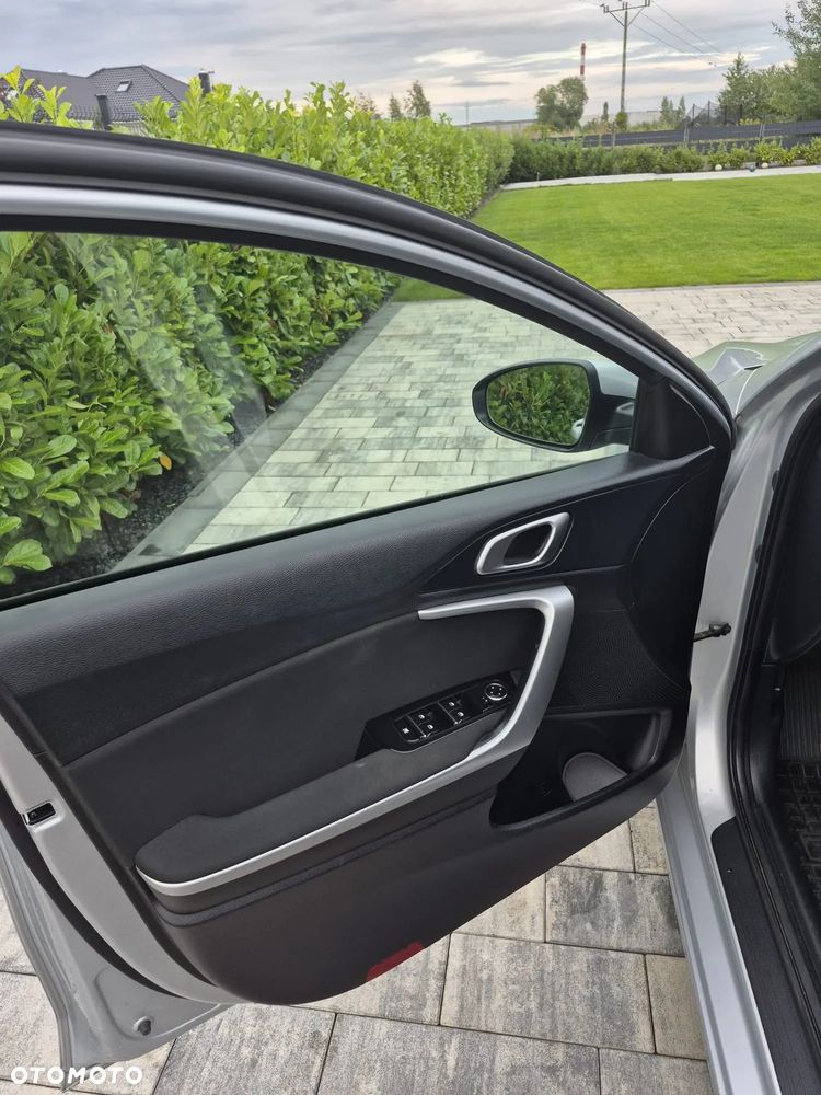 Kia Ceed 1.6 CRDi SCR L - 17