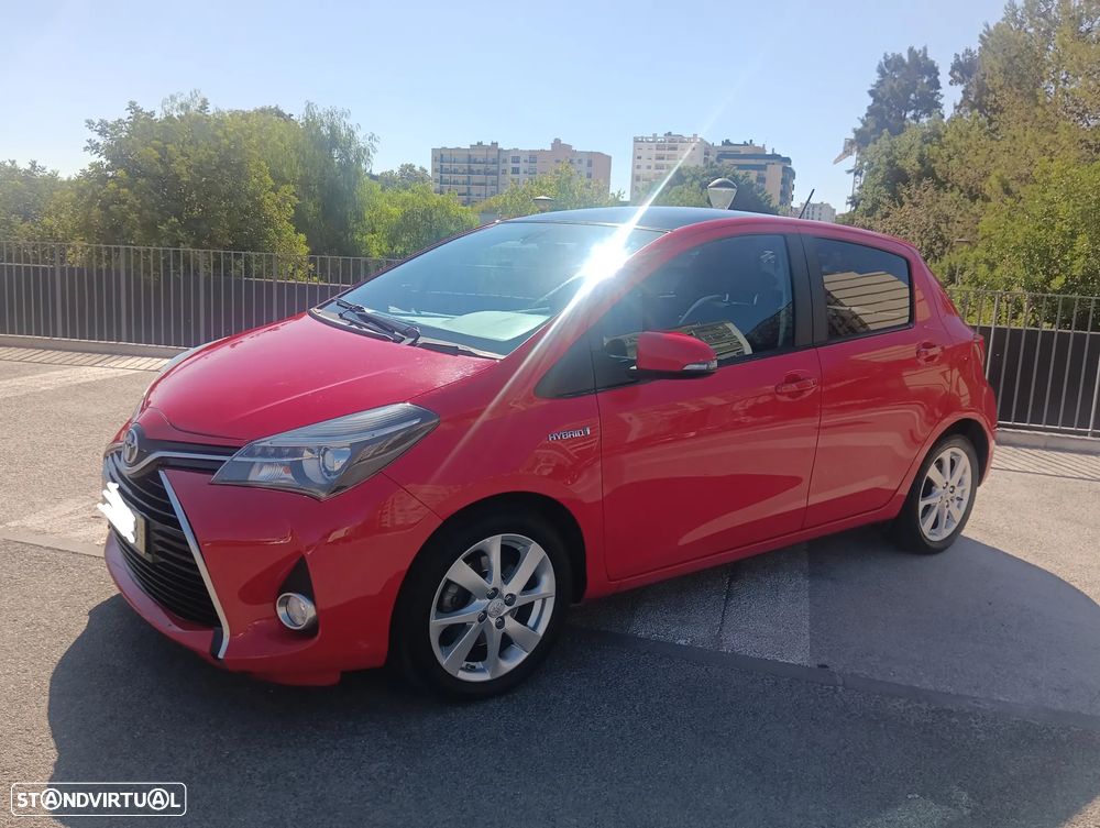 Toyota Yaris 1.5 HSD Comfort +P.Style+P.Techno - 3