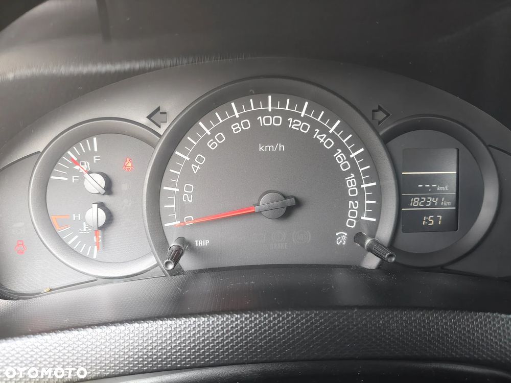 Suzuki Swift 1.2 Club - 8