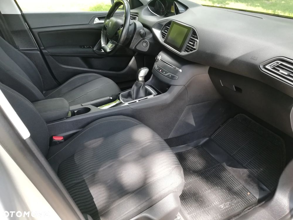 Peugeot 308 1.6 BlueHDi Style S&S - 25