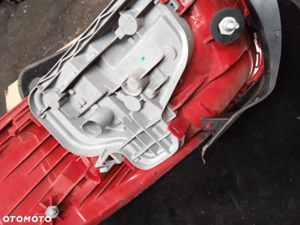 Lampa tylna lewa A3 8P 3 drzwi 8P3945095 - 2