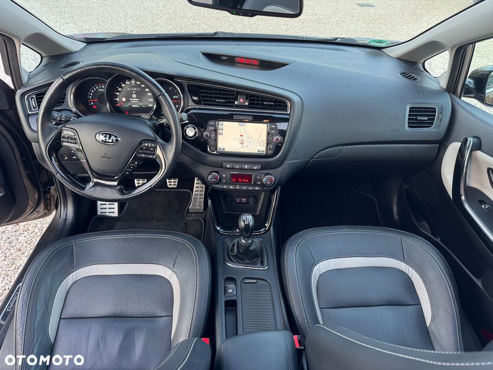 Kia Ceed 1.6 GDI Platinum Edition - 28