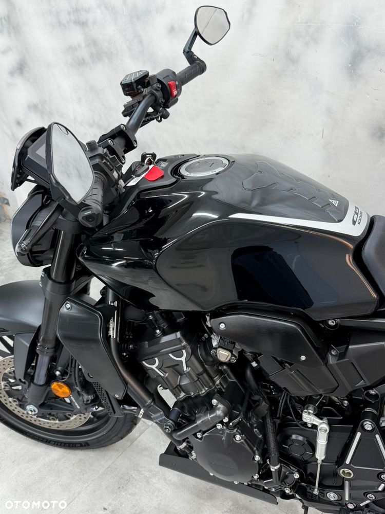 Honda CB - 8