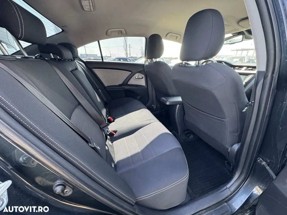 Toyota Avensis 2.0 D-4D Elegance - 20