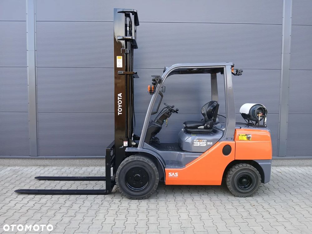 Toyota 02-8FGJF35 - 9