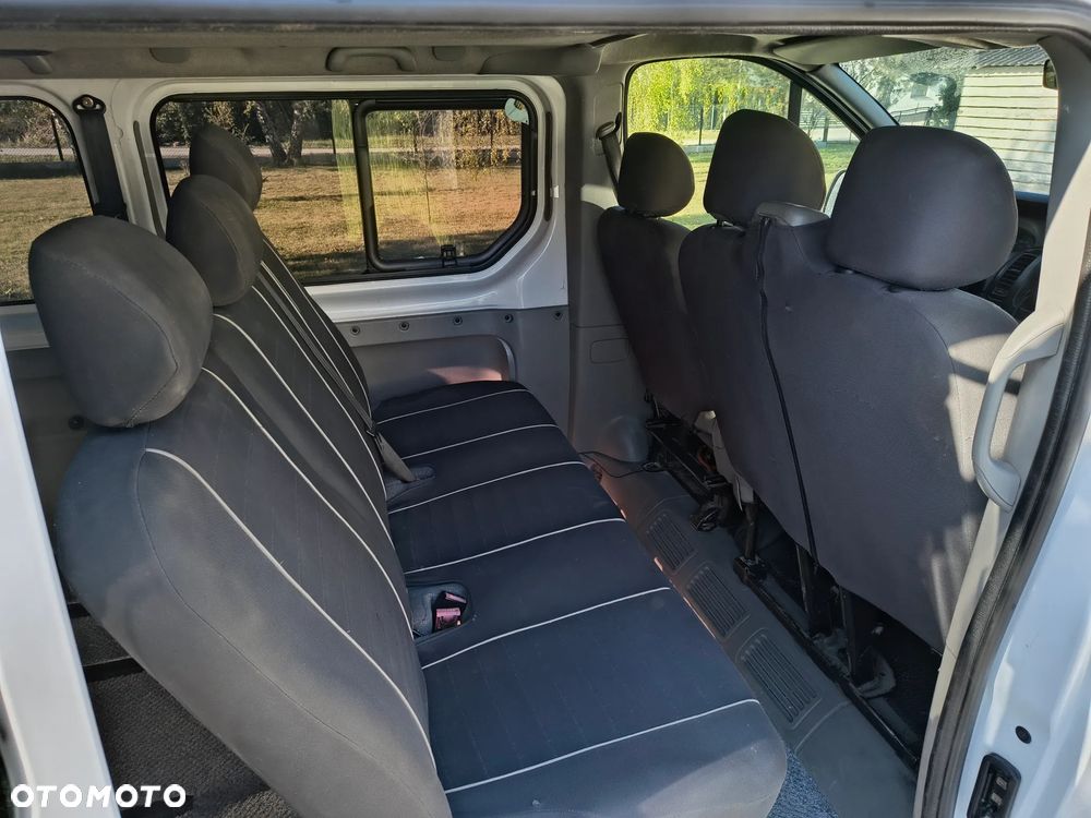 Renault Trafic - 16