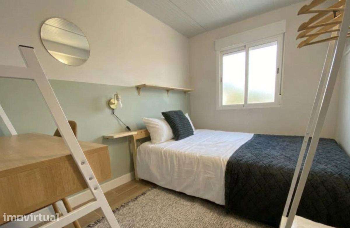 Quarto - localizado em Roma-Areeiro Lisbon - Grande imagem: 2/9