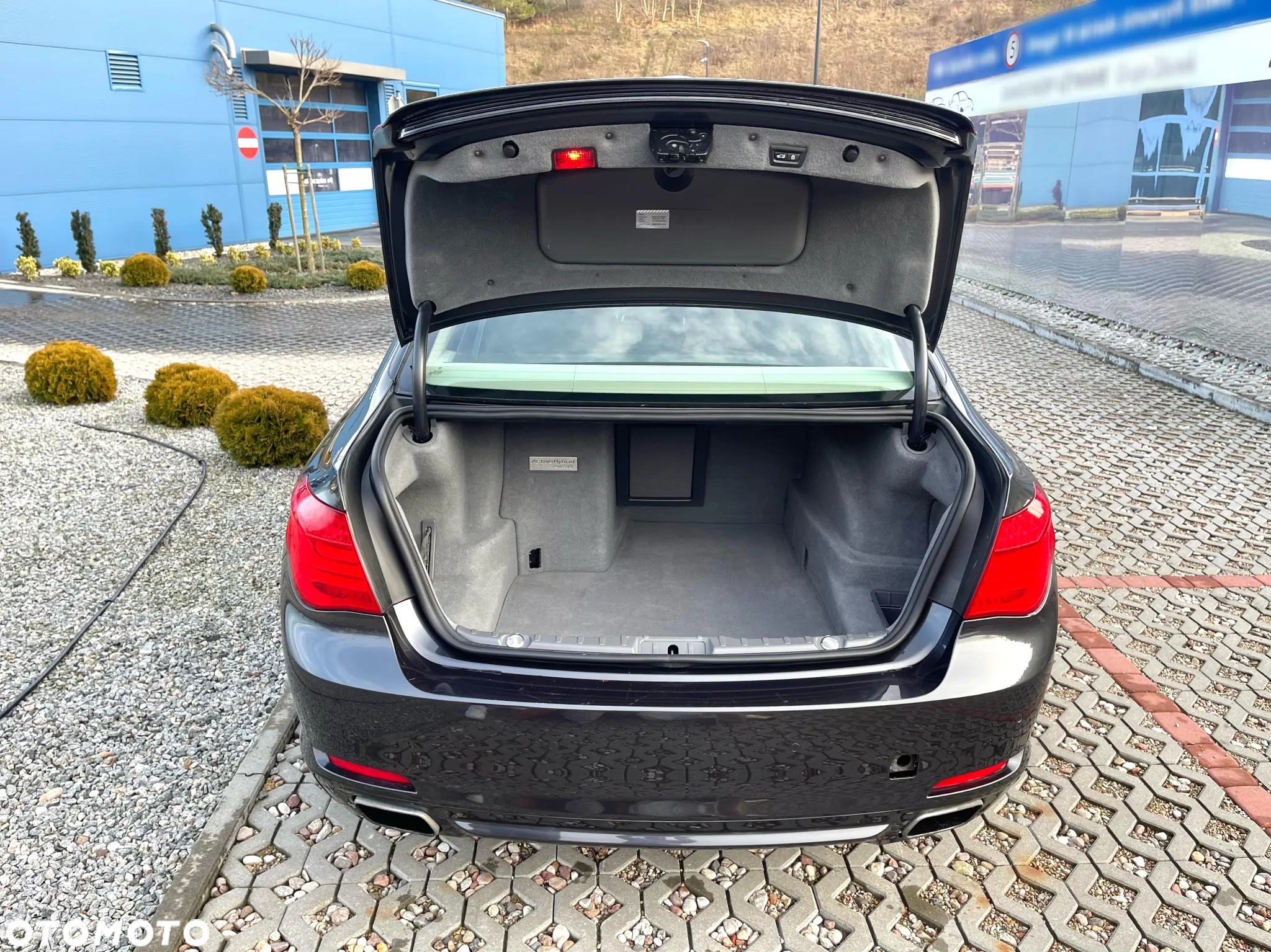BMW Seria 7 750Li - 26