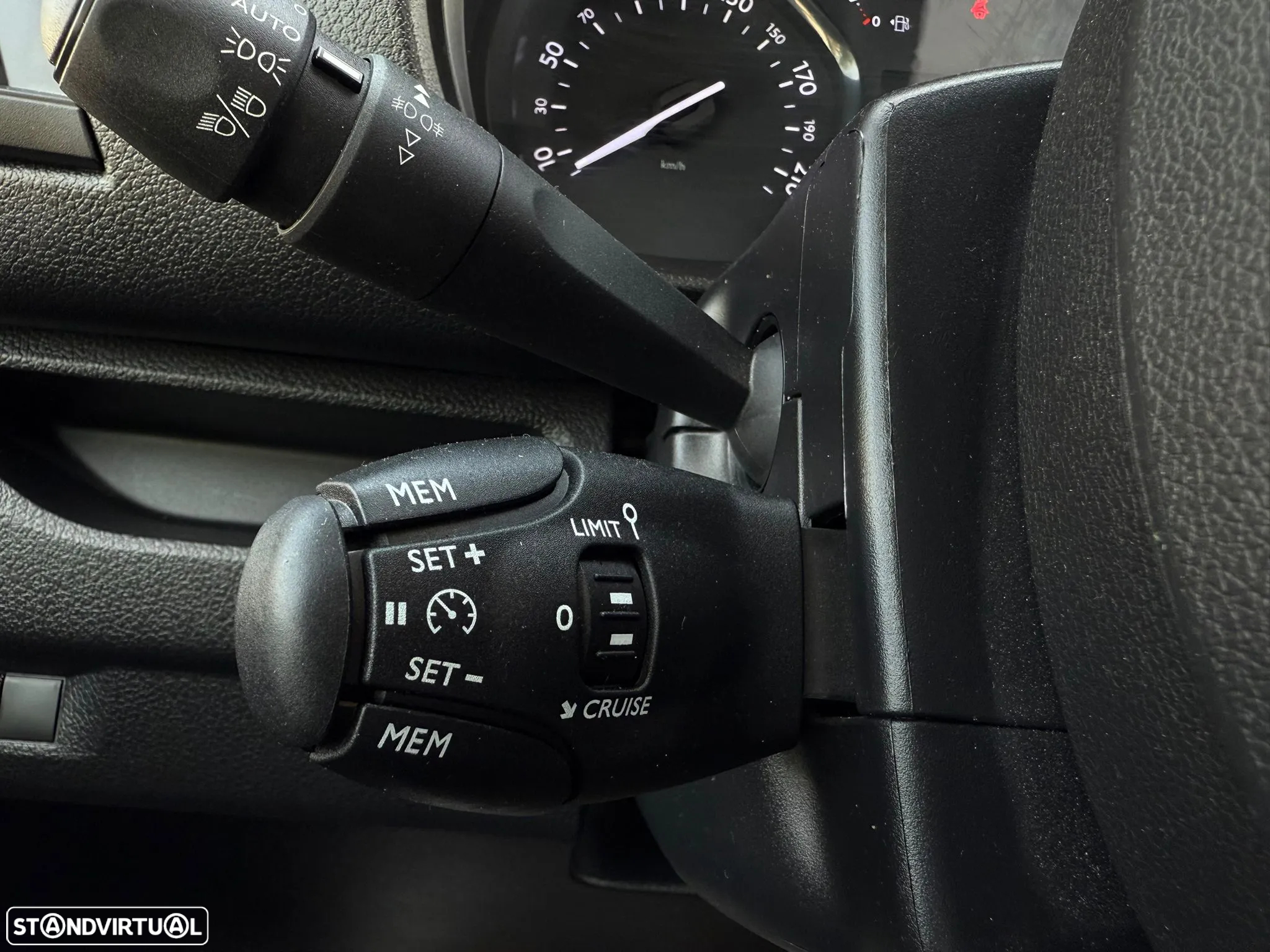 Opel Vivaro 1.5 CDTi 3Lug Iva Dedutível - 28