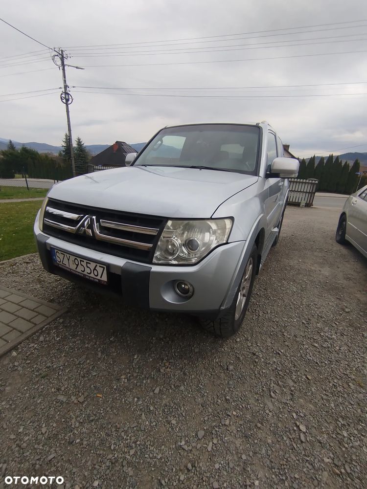Mitsubishi Pajero - 1