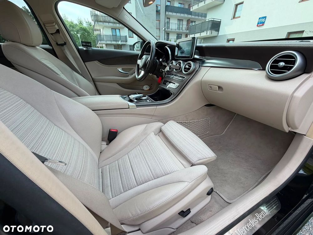 Mercedes-Benz Klasa C 200 7G-TRONIC - 24