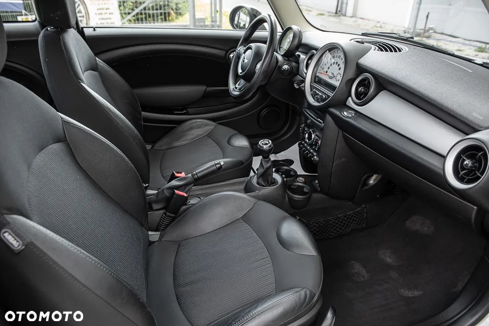 MINI Cooper - 24