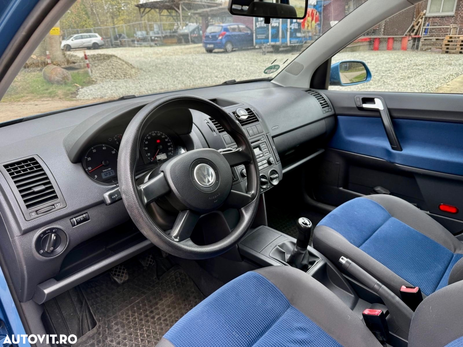 Volkswagen Polo 1.2 Attractive - 4