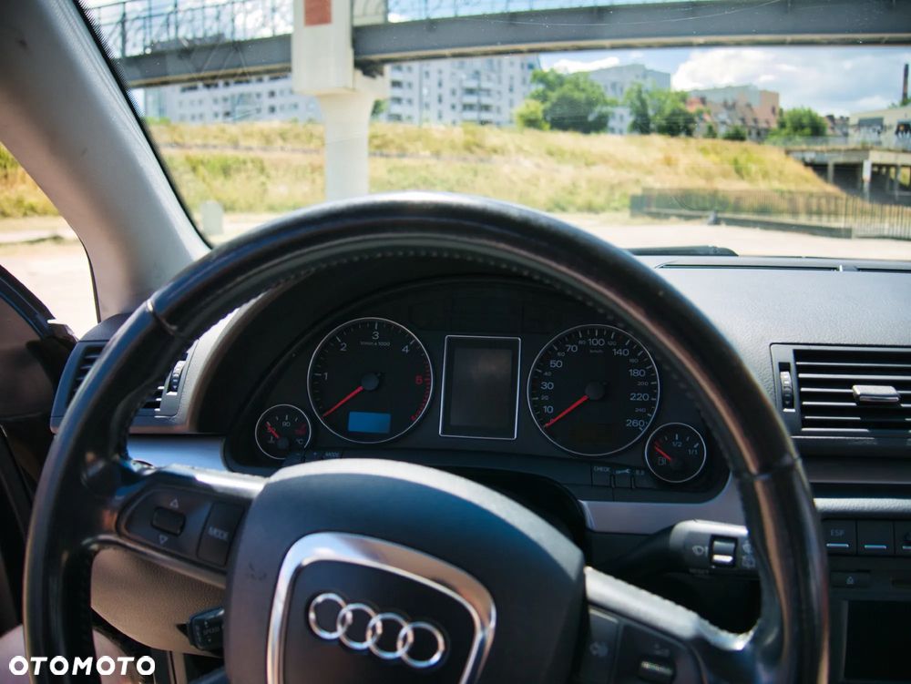 Audi A4 Avant 2.0 TDI DPF - 32