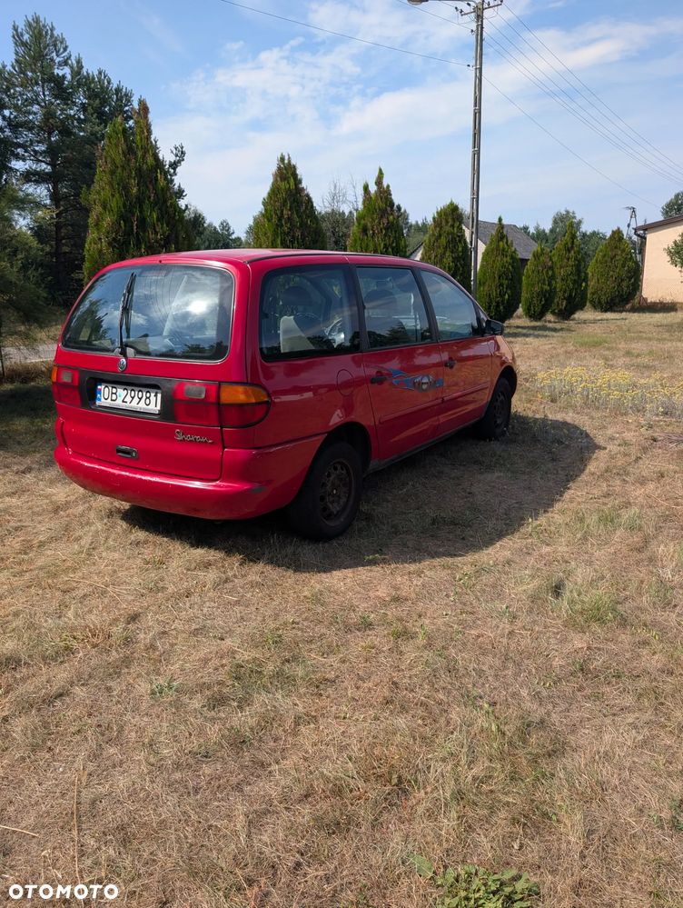 Volkswagen Sharan 1.9 TDI Basis - 1