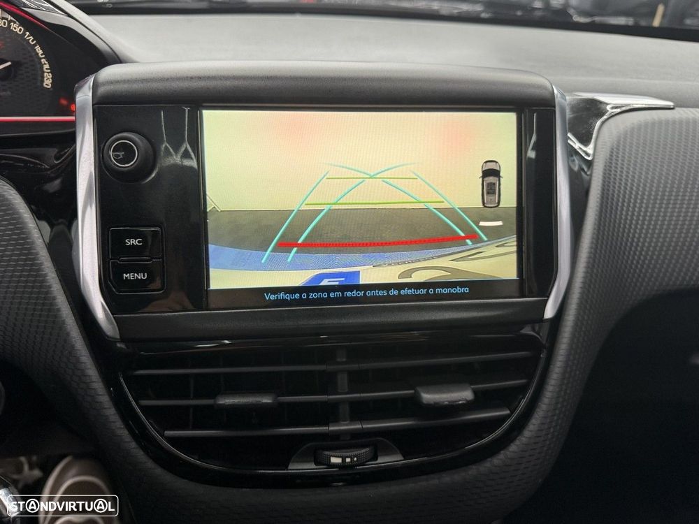 Peugeot 2008 1.2 PureTech GT Line - 26