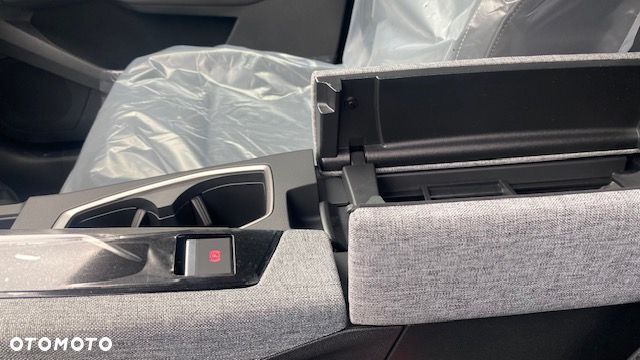 Peugeot 5008 1.2 PureTech mHEV GT S&S e-DCS6 - 9