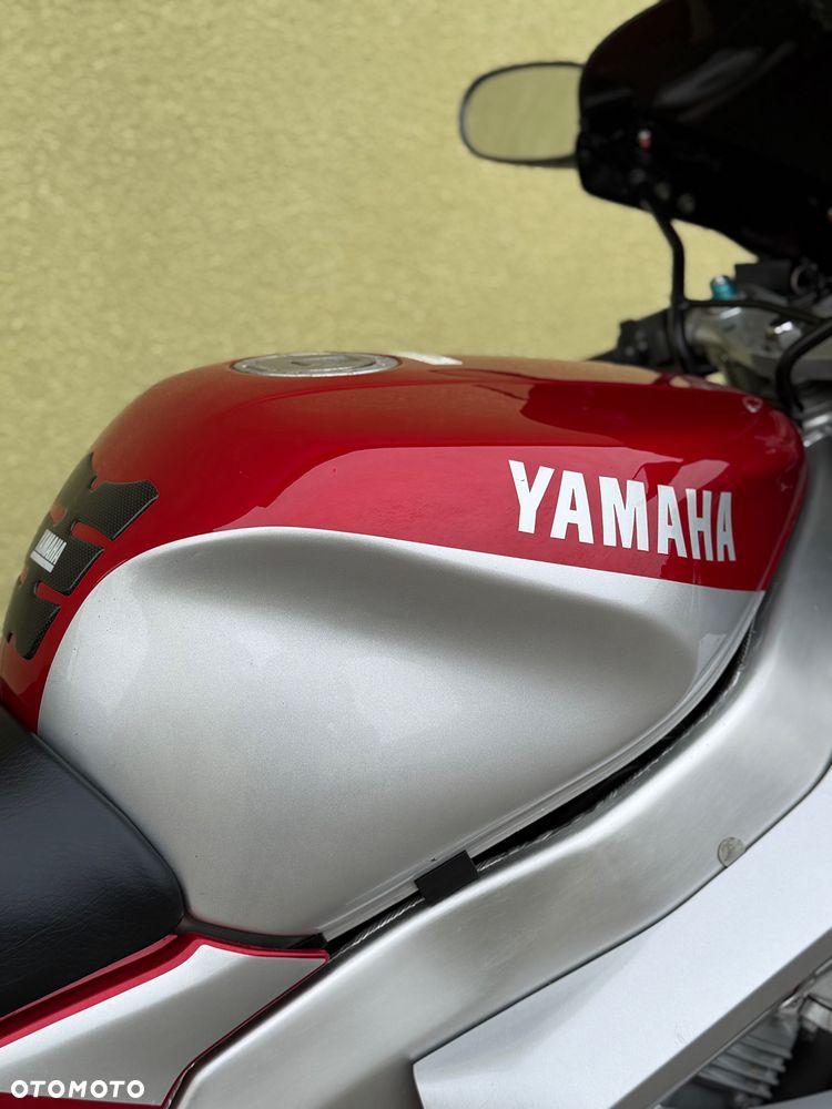 Yamaha Thunderace - 16