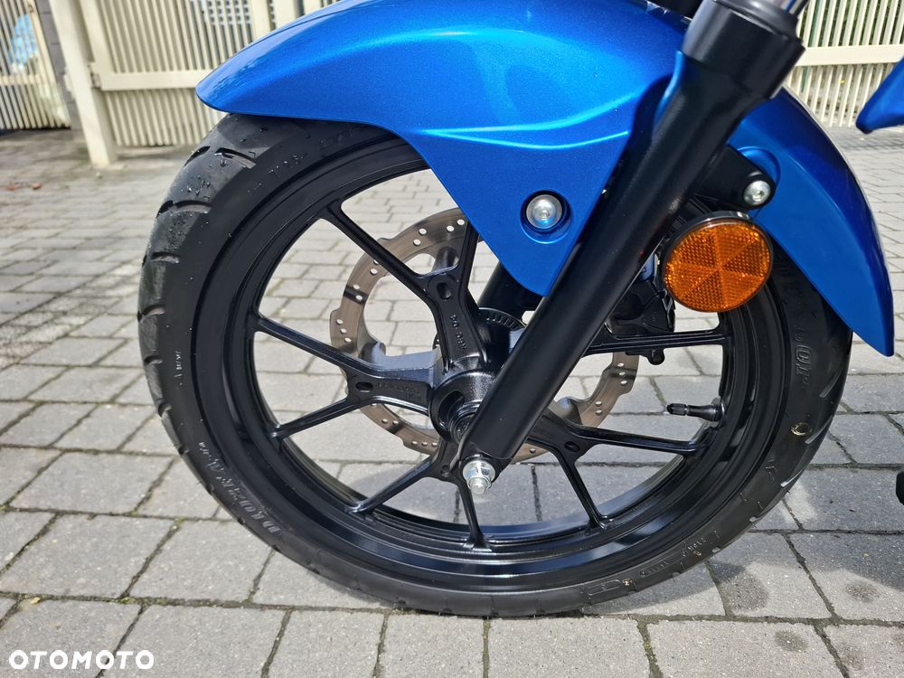Suzuki GSX - 24