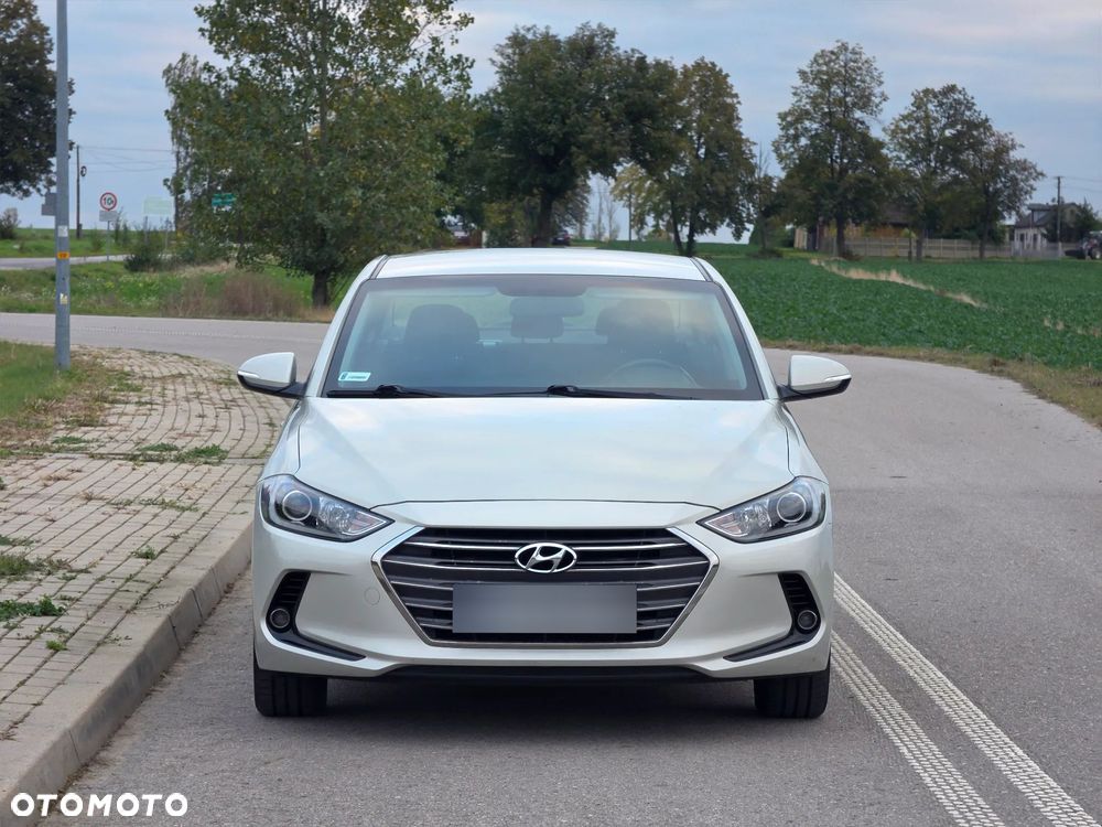 Hyundai Elantra 1.6 Comfort - 8