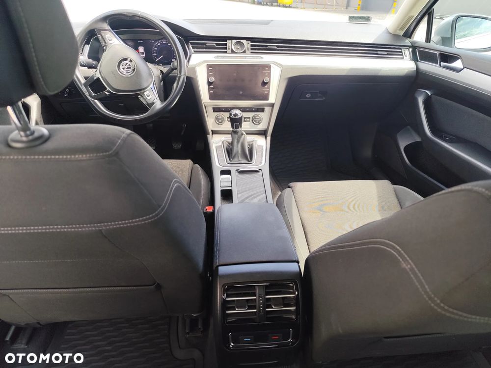 Volkswagen Passat 1.4 TSI BMT Comfortline - 18