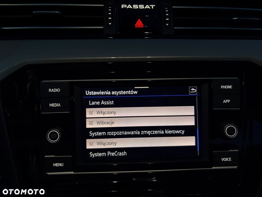 Volkswagen Passat - 22