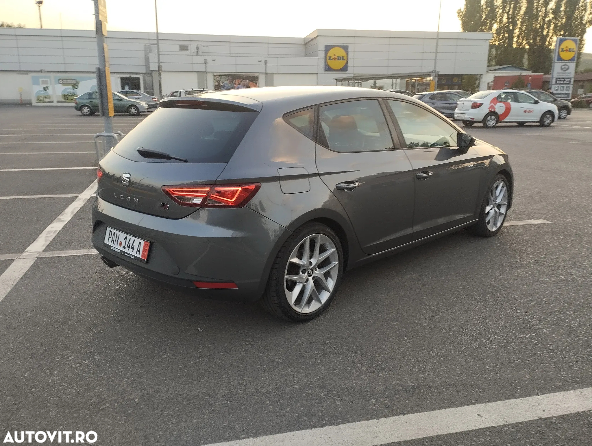 Seat Leon 2.0 TDI DPF Start&Stop FR - 11