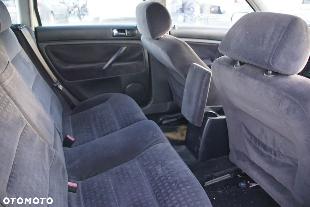 Auto na części - Volkswagen Passat B5 Lift 1.9 TDI 130 KM AWX GGB LA6W 2003R Silnik Skrzynia Drzwi Maska Klapa Błotnik Zderzak Lusterko Lampa Klamka Deska Kokpit Sterownik Moduł Czujnik Licznik Kierownica Panel - 15