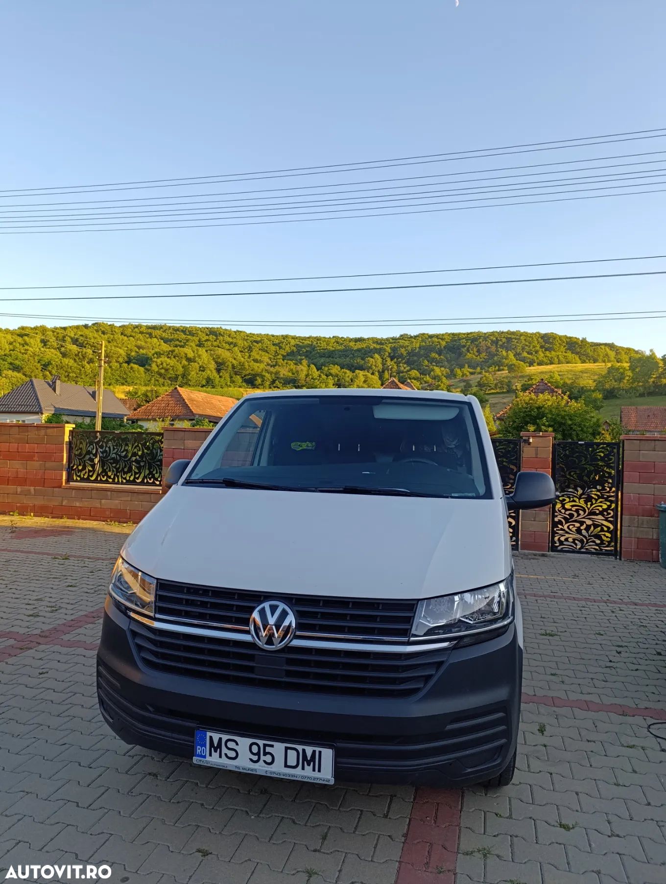 Volkswagen Transporter - 1