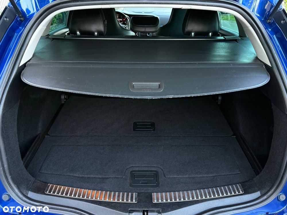 Renault Megane ENERGY TCe 205 EDC GT - 19
