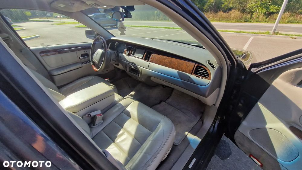 Lincoln Town Car 4.6 Signature - 25