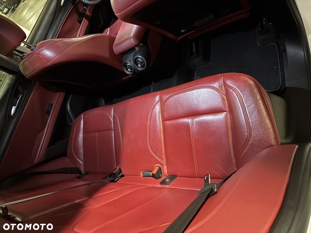 Alfa Romeo Stelvio 2.0 Turbo 16V AT8-Q4 Ti - 8