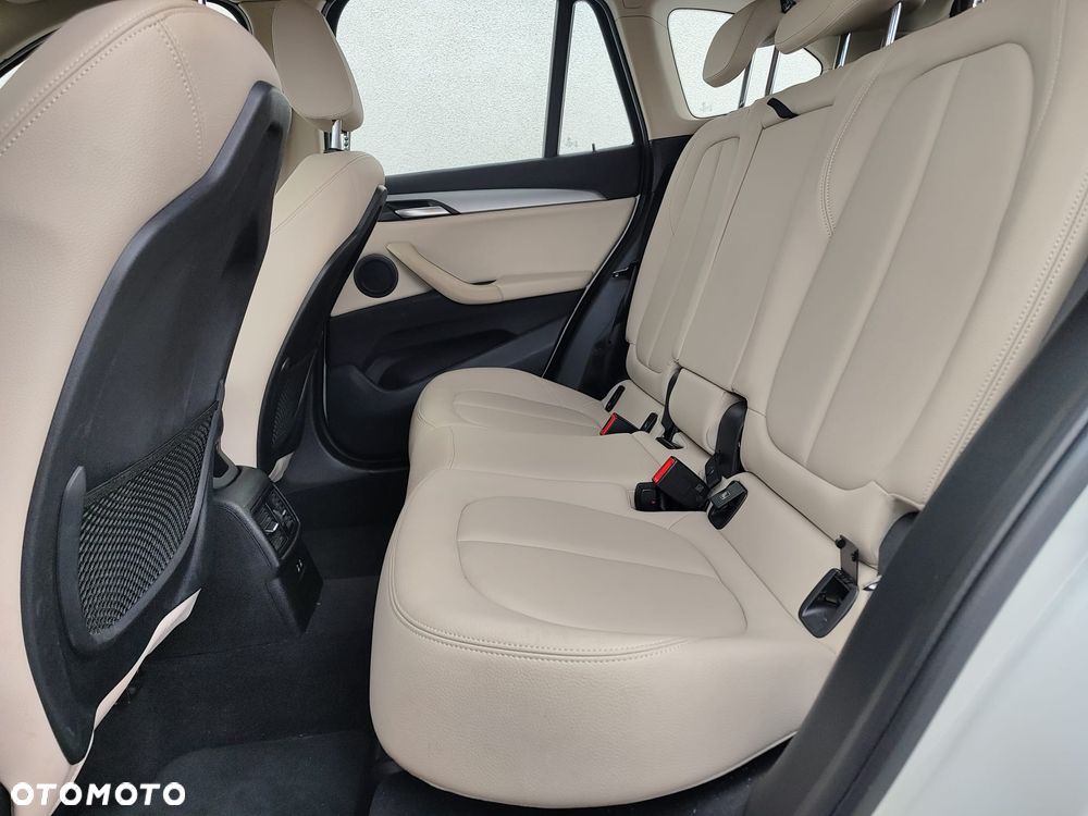 BMW X1 sDrive18i - 14