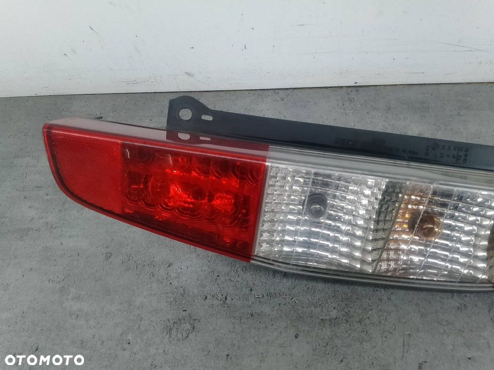 LAMPA TYLNA PRAWA FIAT DOBLO I 040600999000  40600748 - 6