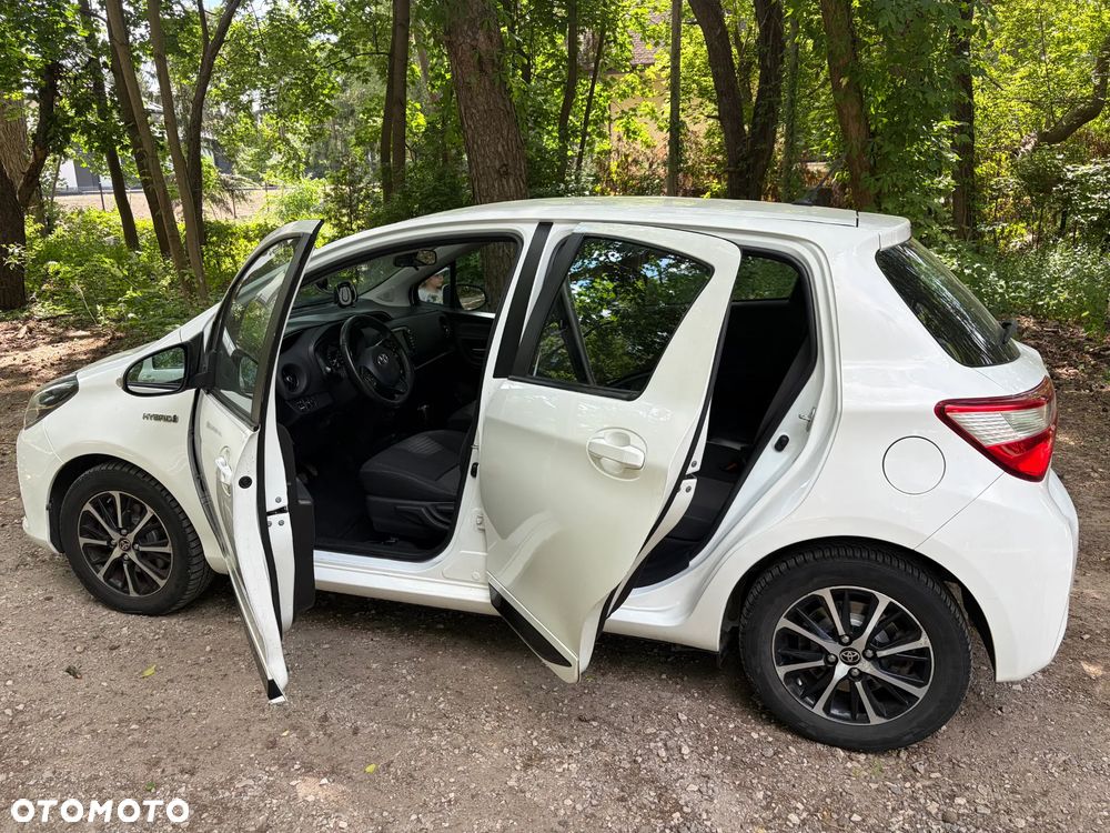 Toyota Yaris Hybrid 100 Active EU6 - 5
