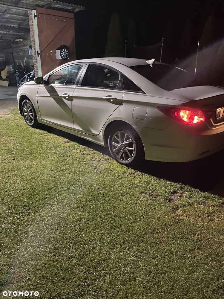 Hyundai Sonata - 15