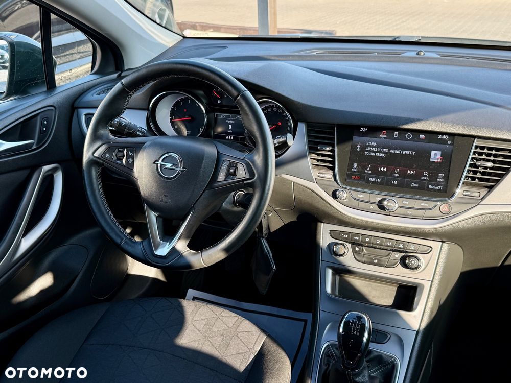 Opel Astra 1.4 Turbo 120 Jahre - 23